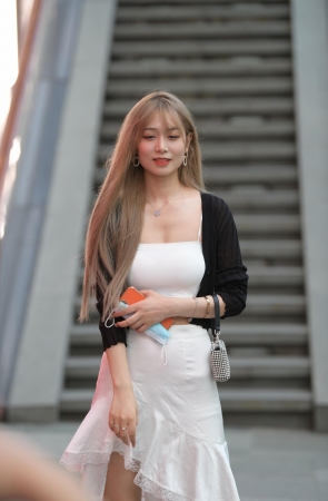 性感大方的美女