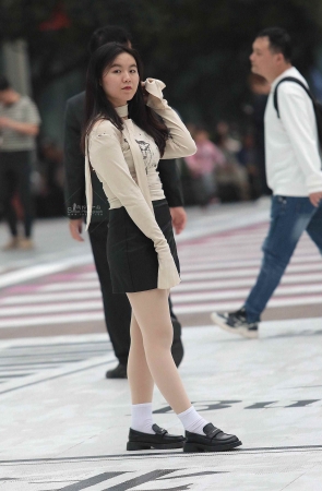 街拍肉丝少妇-13P