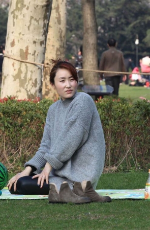 No196 才一个转身，丝足少妇就穿上鞋走了