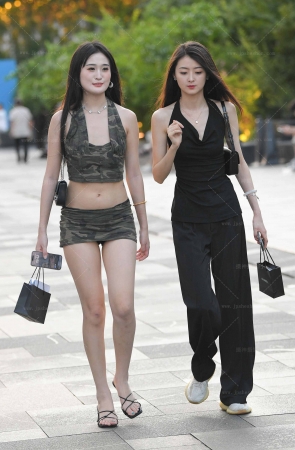 2471-1=80√夏日性感穿搭 8P