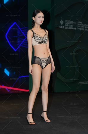 卡她品牌内衣秀√打包集合 26P