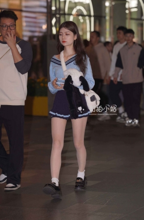 喜欢穿R丝的小姐姐