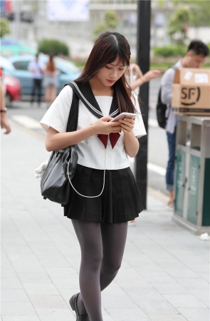 灰色丝袜jk校服美眉3A182[28P-187M]