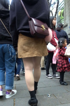 4K – 街拍棕色群美眉 [1.68 GB/MP4]