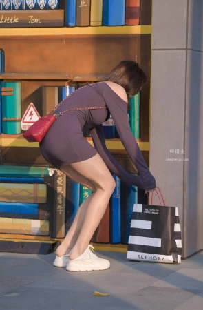 9105-1+342偶遇亮丝美腿高跟美人【伊瑟拉】 8P