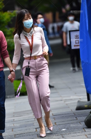 飘逸清澈的粉色