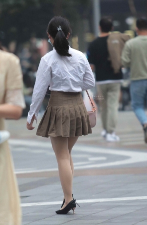 肉丝街拍高跟