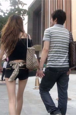 好细嫩的美腿MM