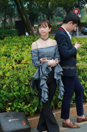 露肩+性感楚楚伊人