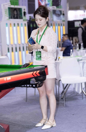 LB269-69P 杭州台球展-偶遇极品丰满美腿少妇