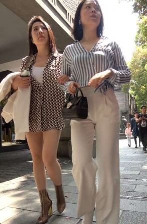 4k-街拍极品美女姐妹花、总有一款适合你！ [1.20 GB]