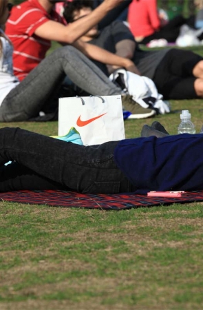 No947 笑容如此绽放，丝足更添光彩