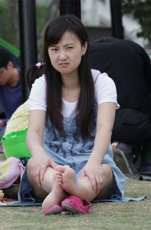 No1499 长相稚气未脱，双脚干净无瑕