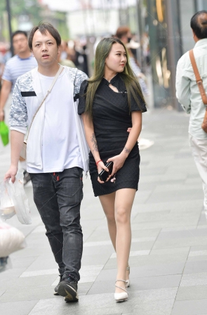 23523-21=53√肉色丝袜小姐姐 14P