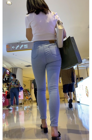 高挑的牛仔小姐姐