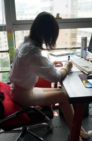 剧情版《加班遇到揩油上司》3A2119[383M]