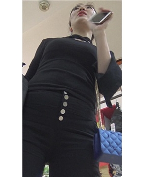 4k-极品高跟鞋丰满性感女神买箱子！ [3.72 GB]