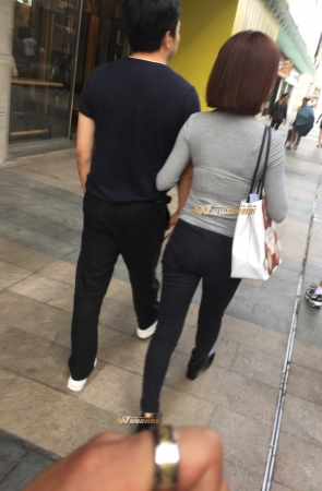 靓妹子也有长腿翘臀