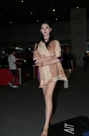 紫色修身裙 [52P-1.06GB]