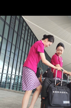 4K视频机场罕见南航空姐肉si脱鞋换高跟过程震撼3分16秒 3P