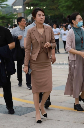 23422-11+88爱穿丝袜的韵味女人～ 13P