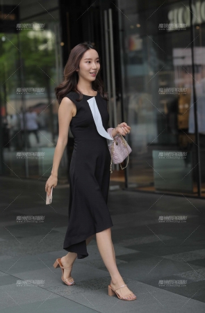 你的笑容 让我着谜