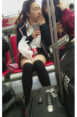 年轻的漂亮妹子