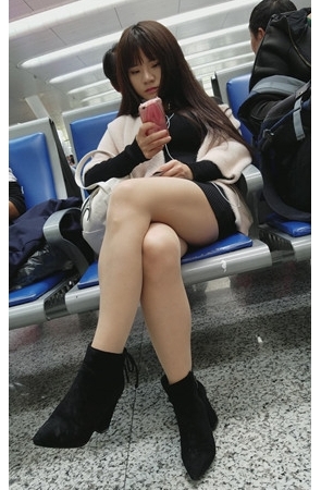 肉丝可爱清纯美眉[800M/MP4]