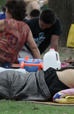 No1504 高冷型墨镜少妇的赤足阅读时光