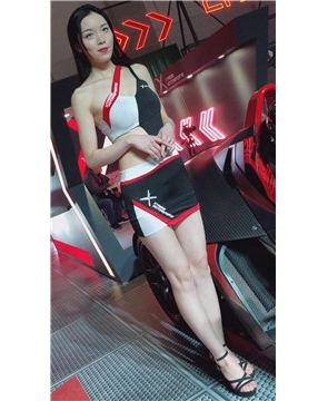 4k-白皙性感美腿靓妹