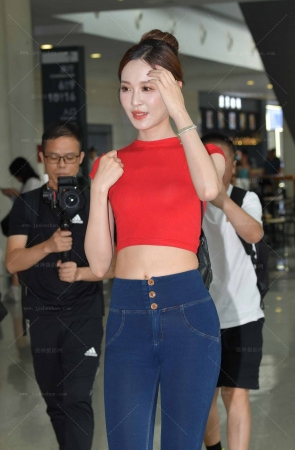 2494-11=123√小雪花VS小龙鼠【套图➕视频】 14P