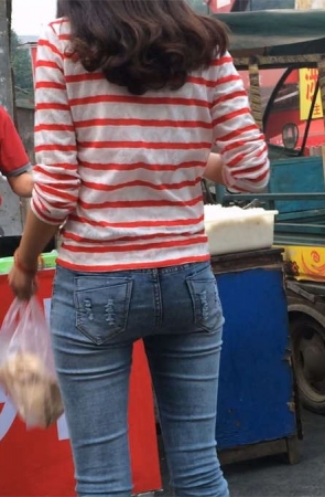 紧身蓝牛MM腿真细直