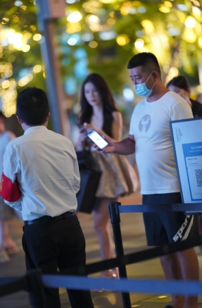 220804-74 花裙少女