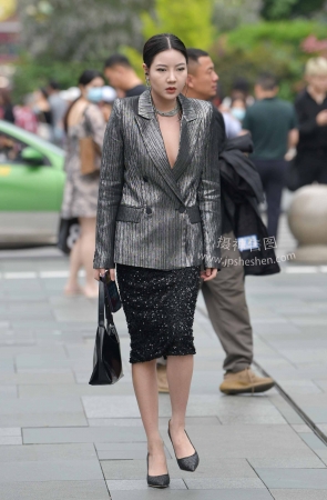 23522-3=51√性感，高冷御姐～ 12P