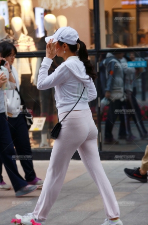 透气纯棉的白裤**