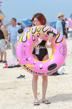 蜈支洲岛-高叉泳装美眉