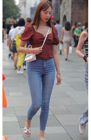 街拍紧牛美女(32P)