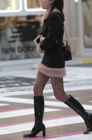 街拍黑丝少妇-14p