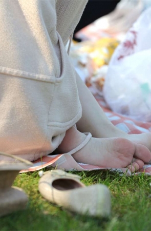 No1645 甜美的高颜值女生，一双洁白的小脚嫩到出水