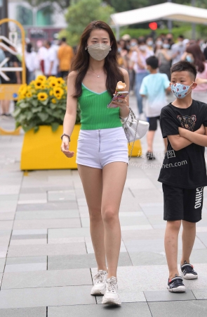 2264-15+70白热裤长腿辣妈～ 20P