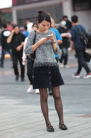 街拍黑丝少妇-14p