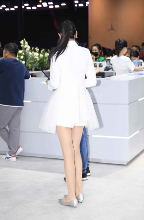 211122-10+196-肉 丝大长腿女