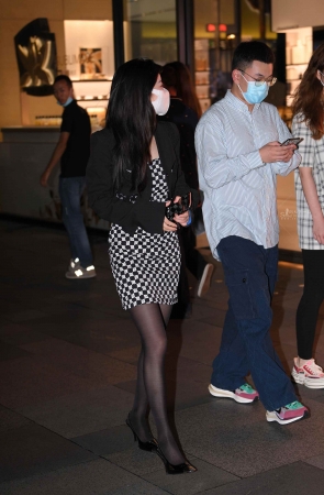 21828-12+110-好看的黑 丝小姐姐