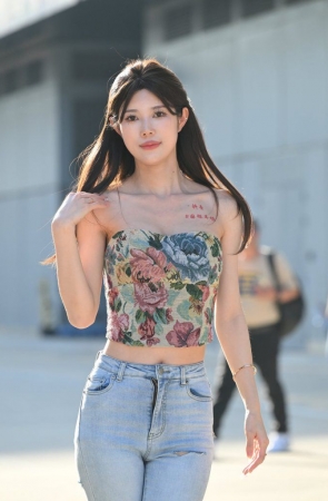 牛仔裤大长腿 [108P-1.89GB]