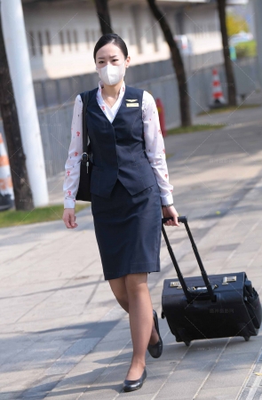 23空姐-3=55√街拍空姐小姐姐～ 12P