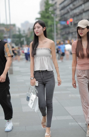 清新靓丽的牛仔美眉