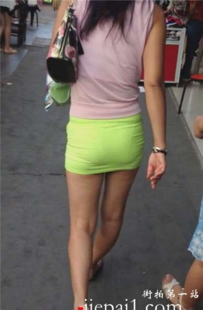 小短裙包臀好身材美女 [135 MB]