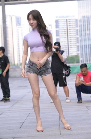 青春活力牛仔热裤