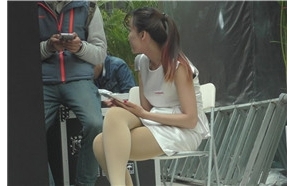 4k-肉丝美女高跟OL制服汽车销售员，各种局部特写看个够