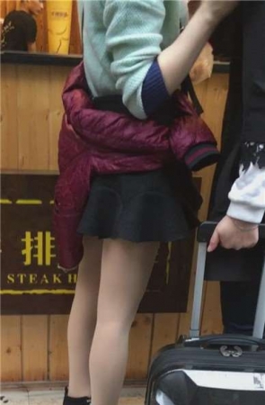 清纯肉丝袜短裙美腿妹纸